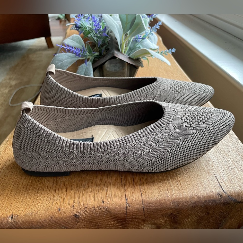French Connection Grey/Taupe Knit Flats Size 6.5